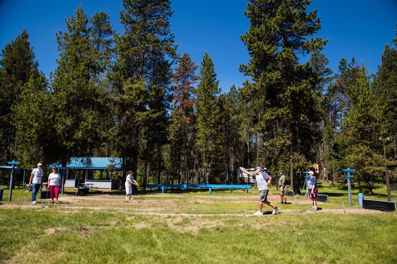 Bend-Sunriver Camping Resort Cottage 1 Exterior photo